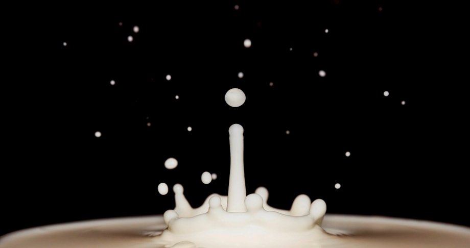 Milking splash and drops